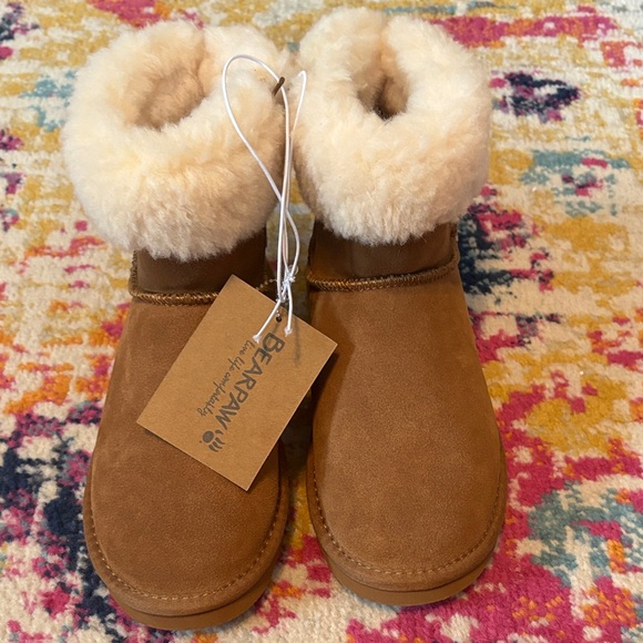 BearPaw Brown Boots with Cream Fur and Ribbon - Picture 3 of 6